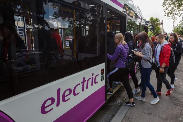 Se înlocuiesc abonamentele de transport în comun ale elevilor și studenților: Primesc 120 de călătorii pe luni