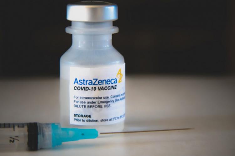 Cluj: Se retrage de la VACCINARE lotul AstraZeneca suspendat în Italia. Dozele au fost făcute la Cluj și în alte județe ale României