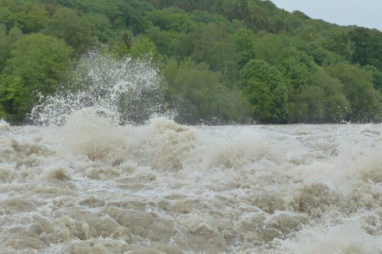 Cod portocaliu de viituri în bazine hidrografice din judeţele Cluj şi Bihor, în orele următoare