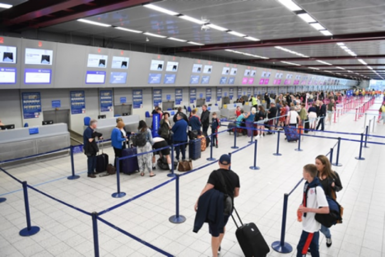 Zbor anulat pe Aeroportul din Cluj! Pasagerii, luați prin surprindere
