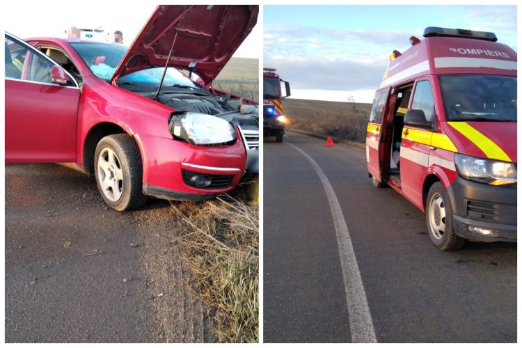 Cum s-a produs accidentul din Cluj, în urma căruia 3 bărbați au ajuns la spital! Șoferul de 80 de ani a intrat cu mașina într-un cap de pod - FOTO 