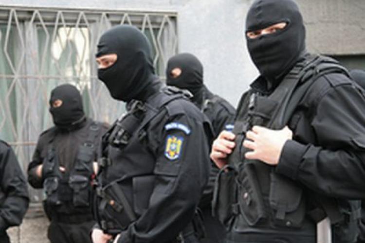Traficant de stupefiante, prins de DIICOT Cluj! Polițiștii i-au găsit peste 10 kilograme de ,,marfă” în casă - FOTO 