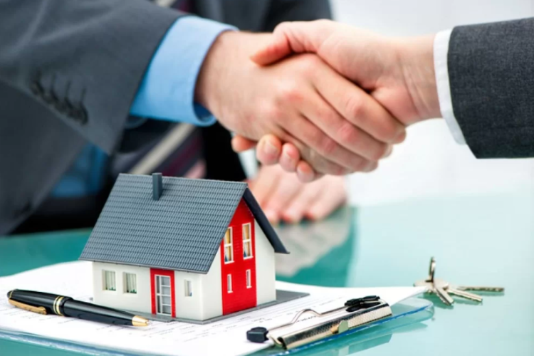 Proprietarul unei case din Cluj, amenințat cu moartea de un agent imobiliar! Agresorul voia un comision de 200.000 de lei: „Semnează, că dacă nu te bat!”