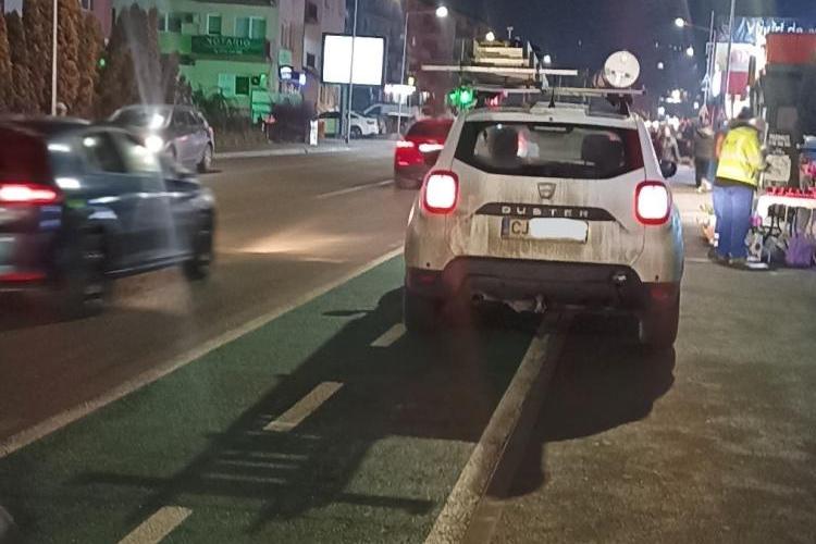 Pistele de biciclete din Cluj-Napoca, „invadate” de șoferi iresponsabili: „Sunt blocate în totalitate de mașini parcate” 