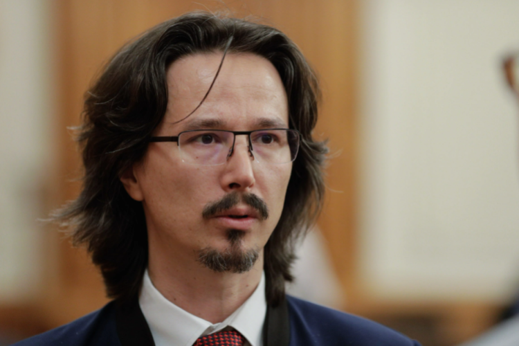 Cristi Danileț dă de pământ cu judecătorul care a decis suspendarea deciziei CCR: „Aberație judiciară! Cum să anulezi ce s-a aplicat deja?”