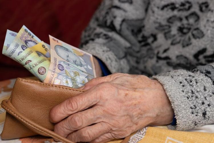 „Prime” de Sărbători pentru clujenii aflați în nevoie: „Nimeni nu este uitat!”. Ce criterii trebuie să îndeplinești pentru a primi banii