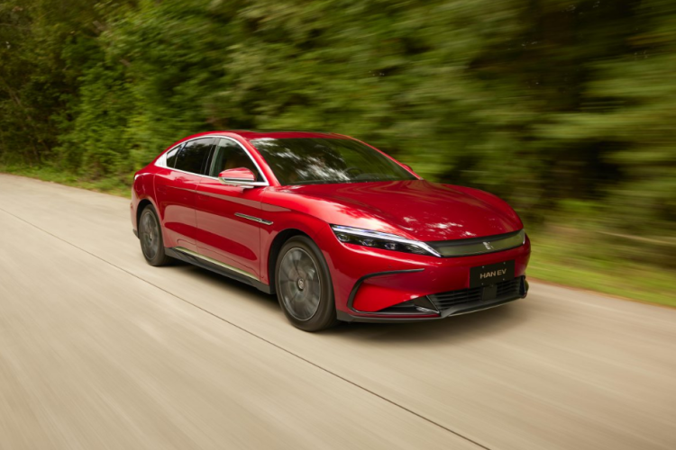 BYD, cea mai mare companie chineză auto, concurentul Tesla la nivel mondial, a intrat OFICIAL în România. Când deschide la Cluj-Napoca