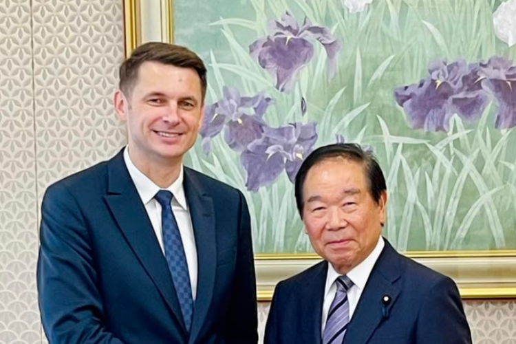 Ce promisiune de „logodnă” cu Japonia a primit președintele Senatului Mircea Abrudean, de la un important oficial nipon: „Este momentul vostru”
