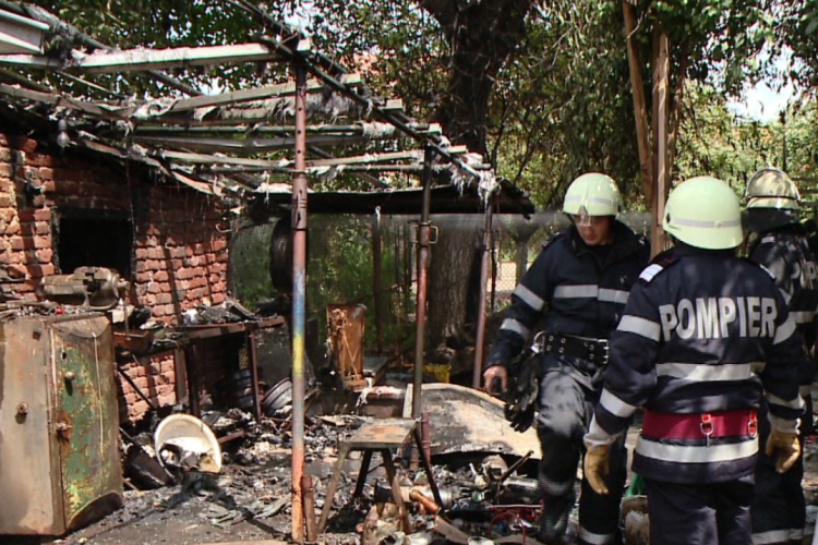 Explozie în centrul Clujului, în spate la Central: Trei persoane au fost rănite în urma exploziei unei butelii. Pompierii intervin chiar acum VIDEO 
