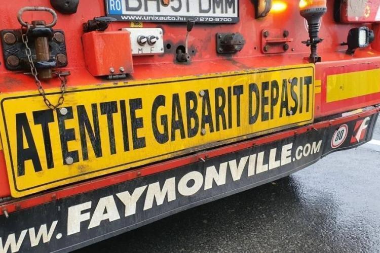 Alertă pentru șoferi! Un COLOS de peste 100 de tone se îndreaptă spre Cluj-Napoca! Care este traseul transportului agabaritic 