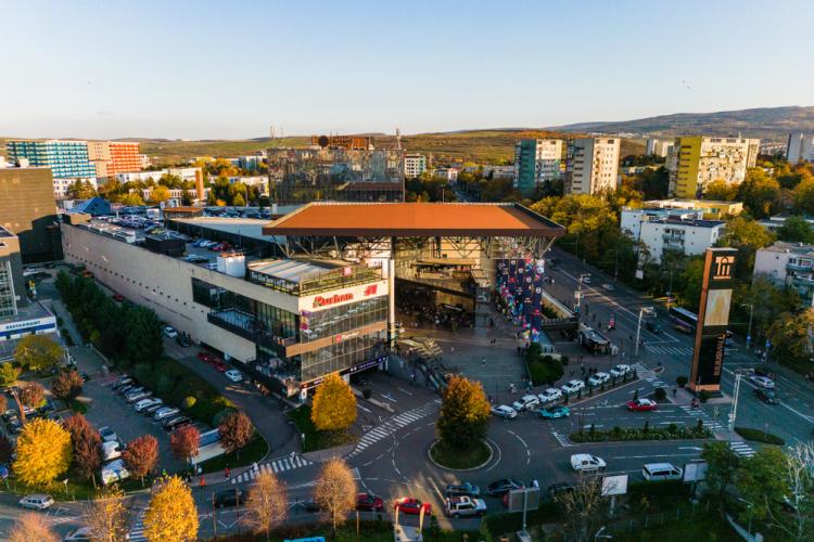 Ia-ți brățara pentru „Beach, Please!” direct din Iulius Mall Cluj, în acest weekend!
