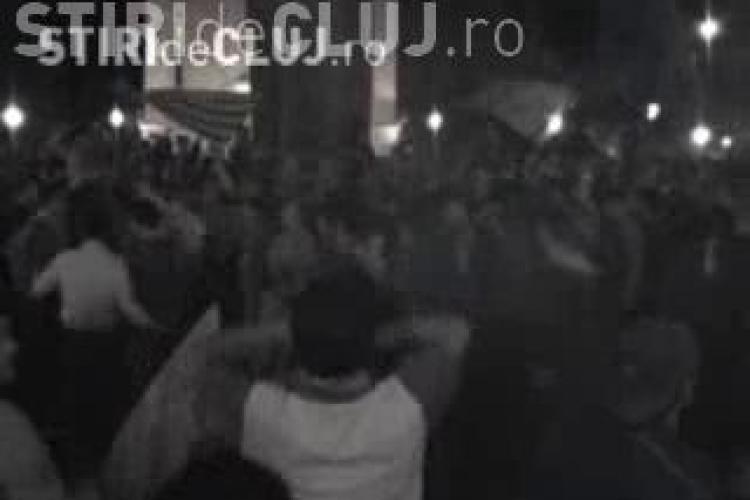 VIDEO - Suporterii CFR Cluj au sarbatorit titlul in centrul orasului